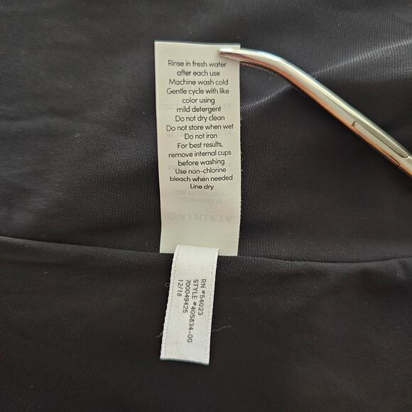 ATHLETA NWT Black Cloudbreak AquaRib Scoop Neck One-Piece Swimsuit Sz M - Picture 11 of 16